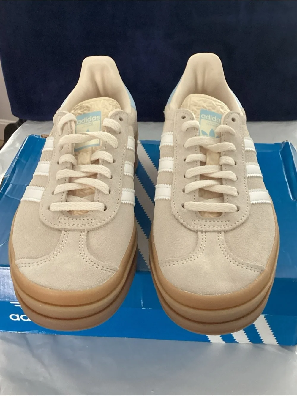 Adidas Gazelle Bold J Platform Sneakers Women’s 6 / 4.5Y Wonder White JH5540